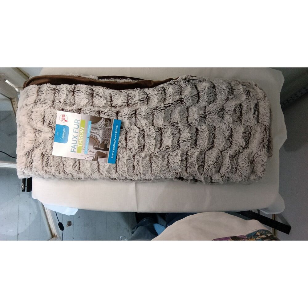 Faux Fur Throw 50x60 Gray Brown New with Tags